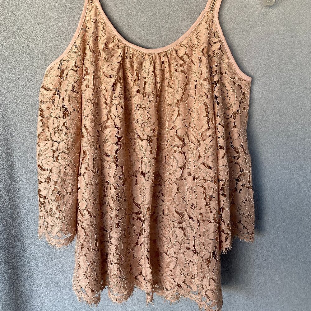 White House Black Market Blush Lace Cami Tank Top Size S | Floral Overlay - Picture 6 of 7
